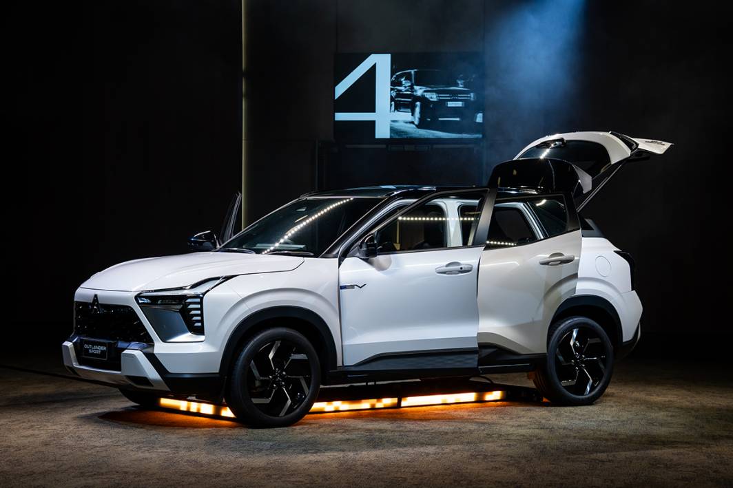 All New Outlander Sport HEV