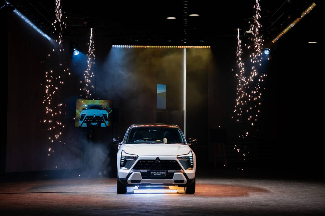 All New Outlander Sport HEV