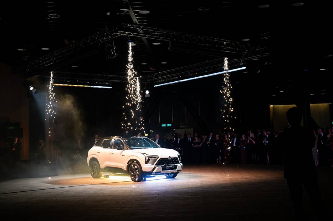 All New Outlander Sport HEV